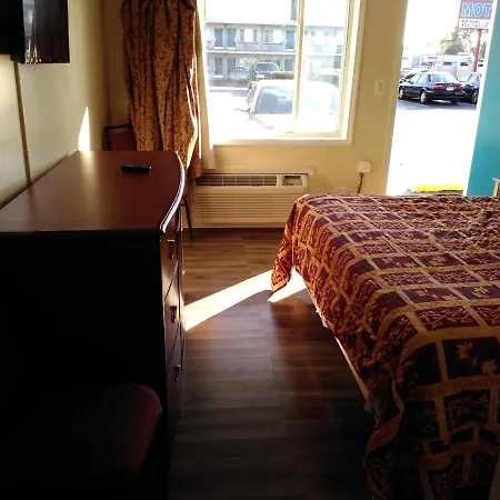 Aloha Motel 2*