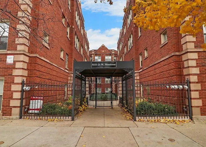 Elegant 2Br Chicago Apartment - Montrose 1A