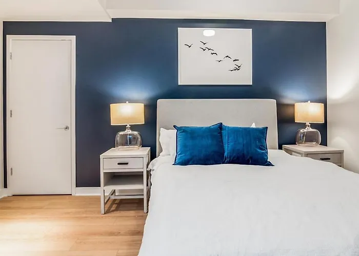 Landing At Logan Apartments - 2 Bedrooms In Logan Square