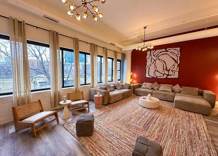 Luxury 6Br Suite With Pool Table Sleeps 12 Perfect For Group Stay Near Mccormick Place, Grant Park And Soldier Field