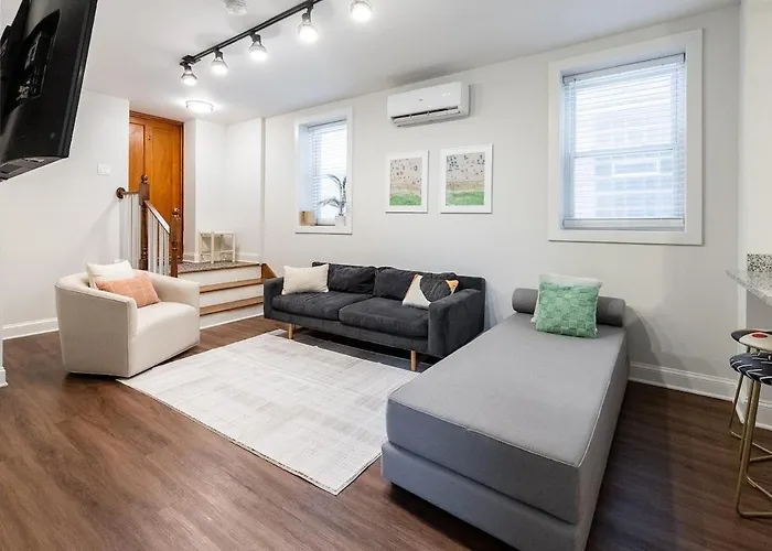 Modern Apt In Trendy Avondale Neighborhood With Free Parking