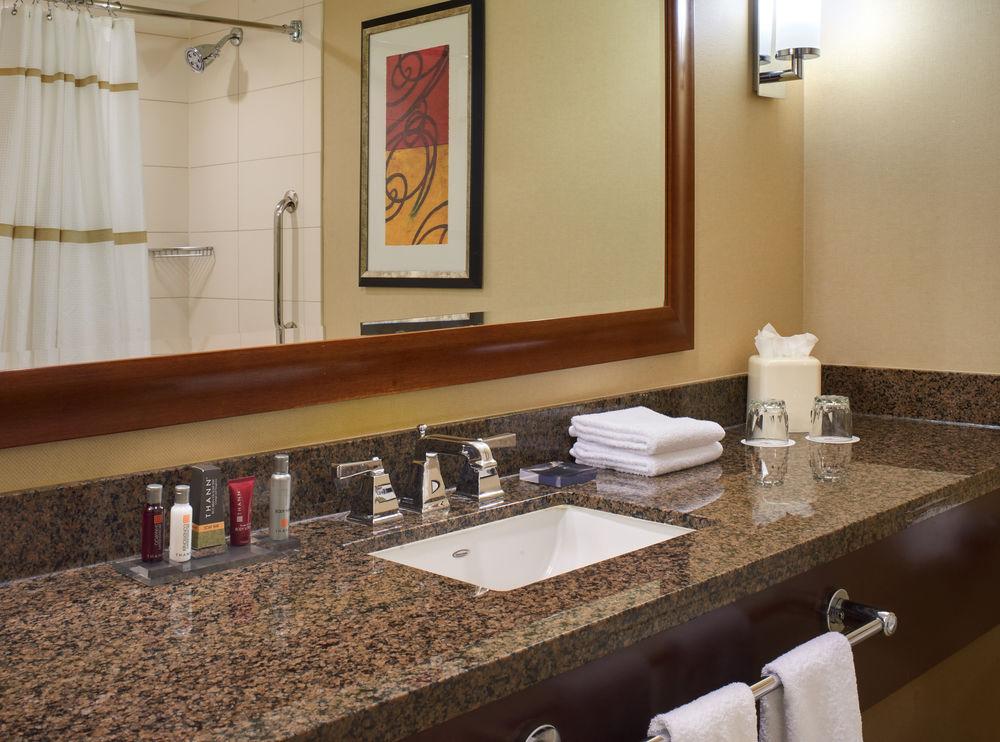 Courtyard By Marriott At Medical District-uic Chicago