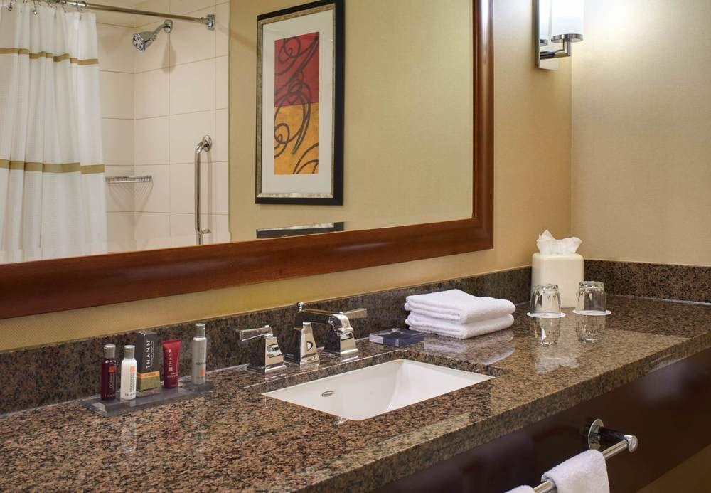 Courtyard By Marriott At Medical District-uic