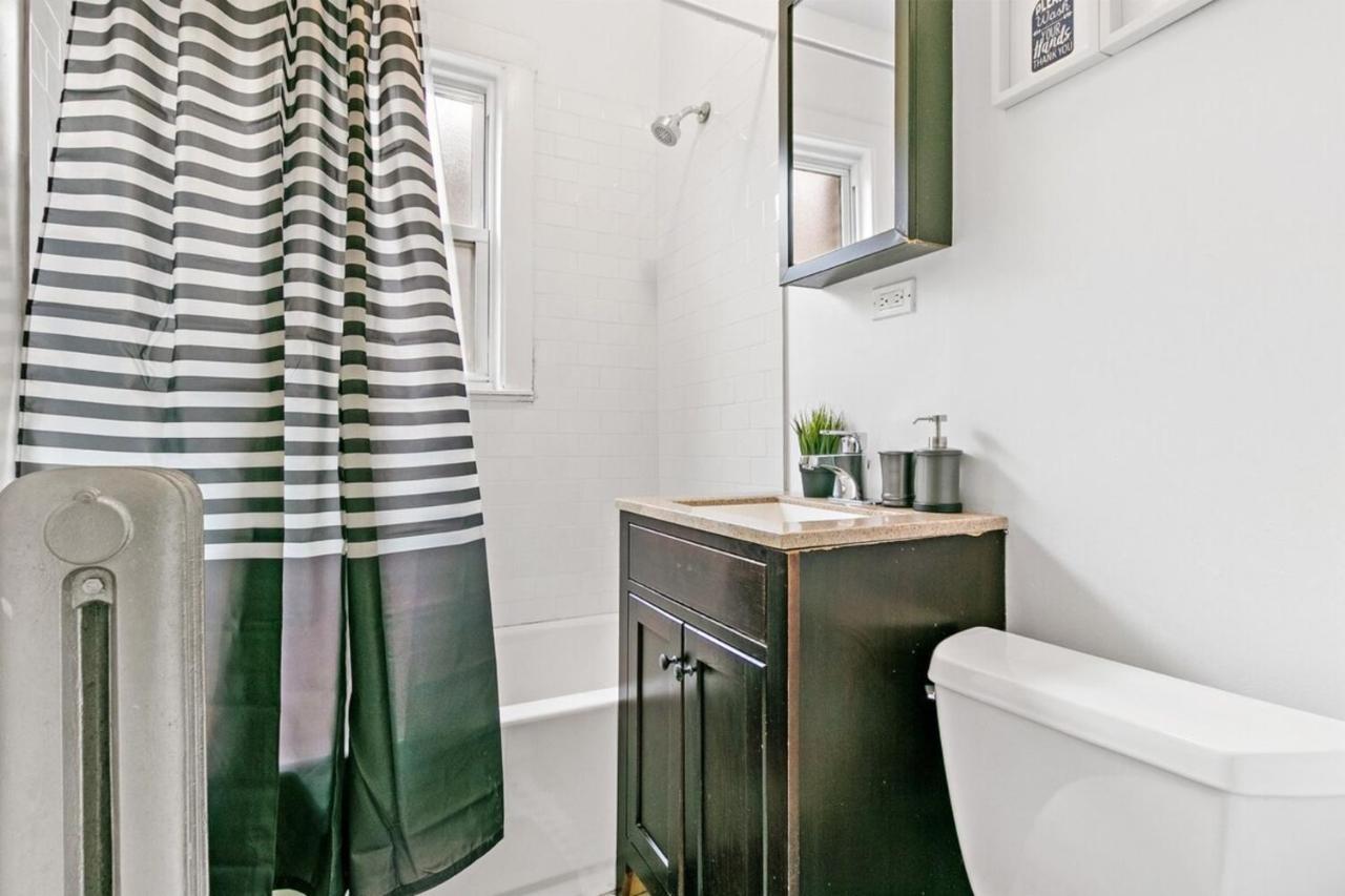 Roomy 3br Apt Near Beach, Park & Loyola - Lunt 2n Apartamento