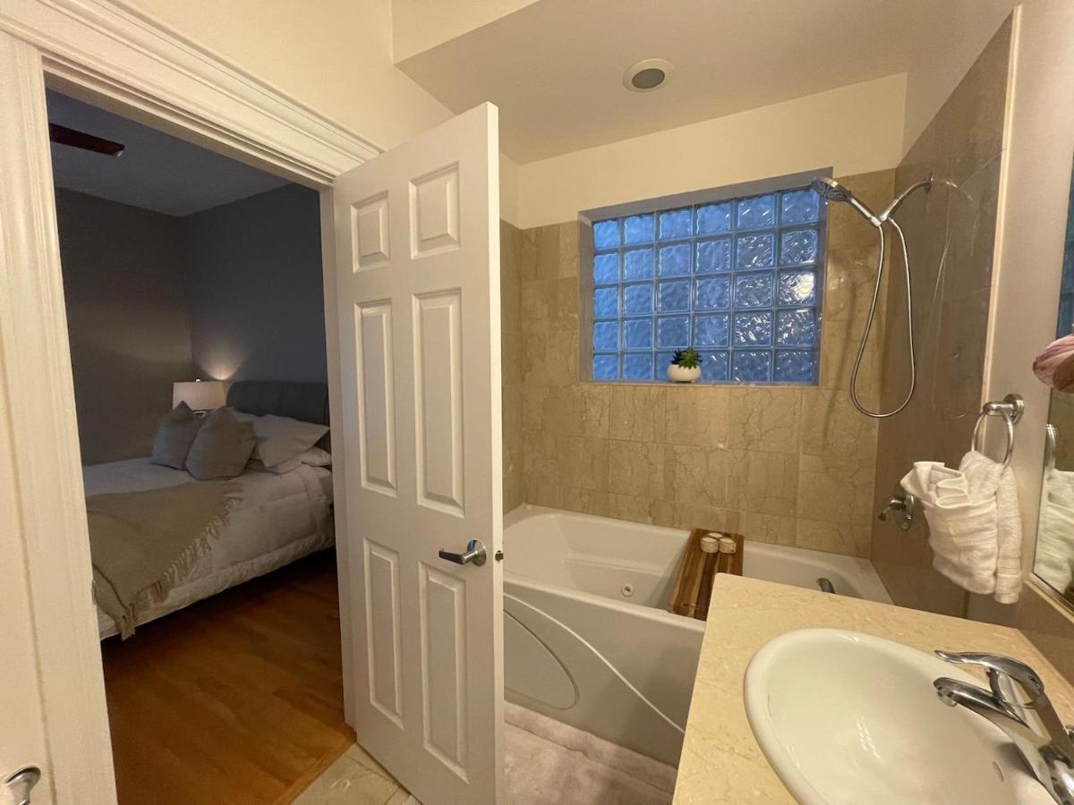 Amazing 3br 3 Ba In Appartement Chicago