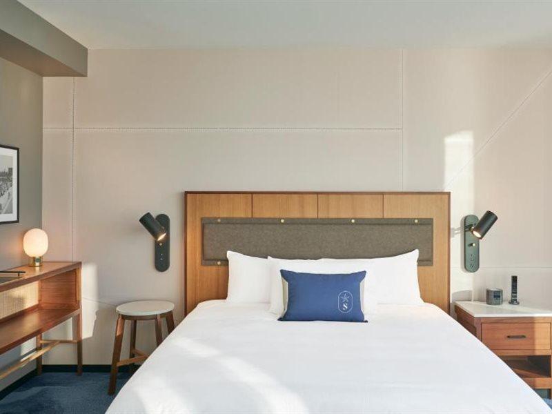 Hotel Sable At Navy Pier Chicago, Curio Collection By Hilton 4*