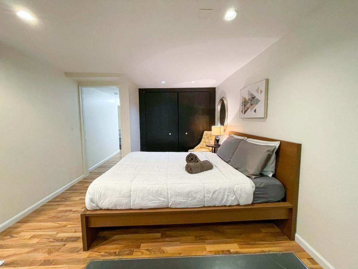 Wrigley Garden Unit Apartment