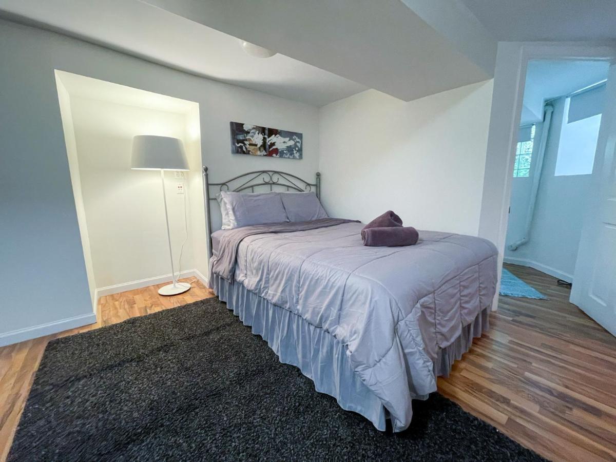 Wrigley Garden Unit Apartment Chicago