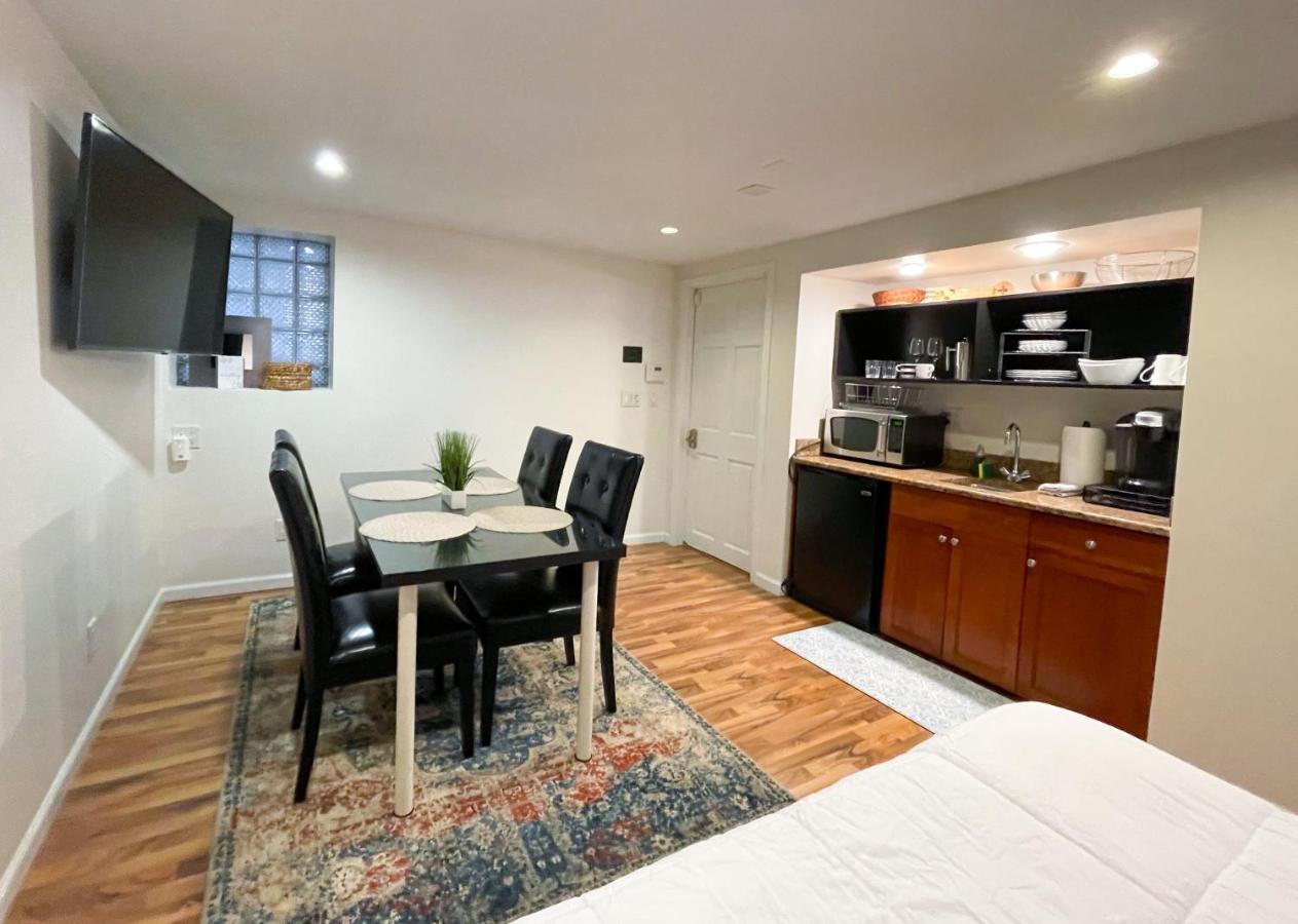 Wrigley Garden Unit * Chicago