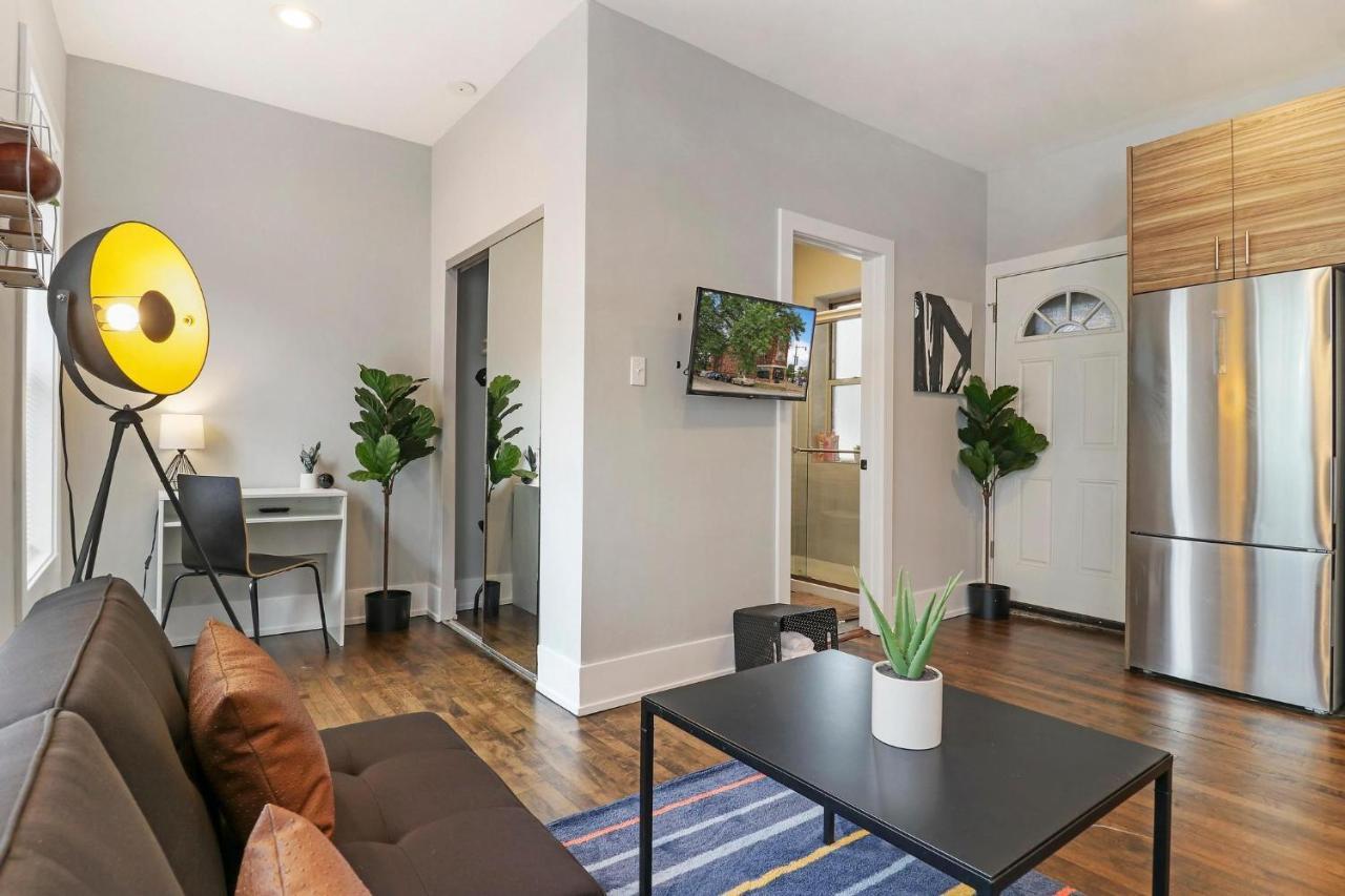 Modern Minimalist In Portage Park - Pensacola 3w *