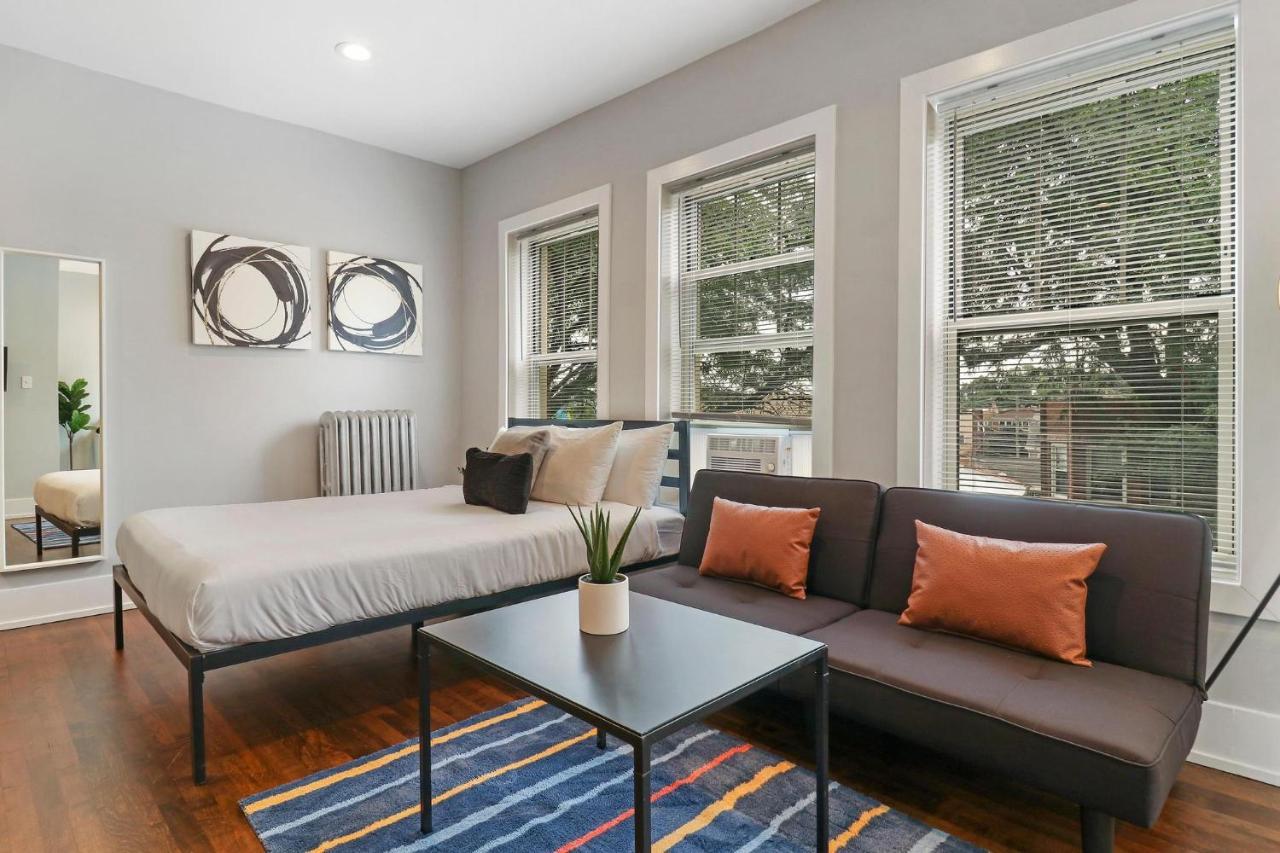 Modern Minimalist In Portage Park - Pensacola 3w *