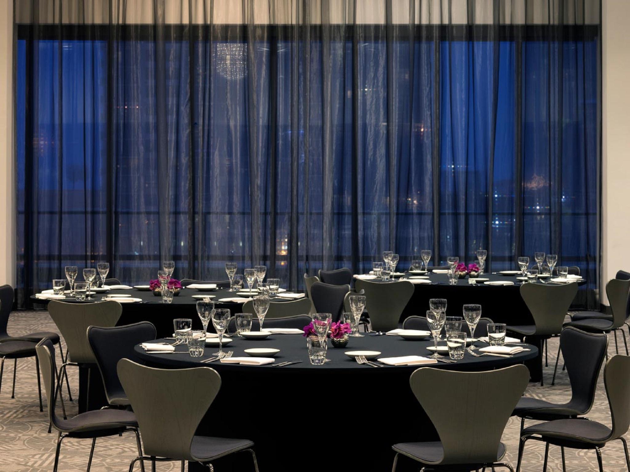Radisson Blu Aqua Hotel, Hotel