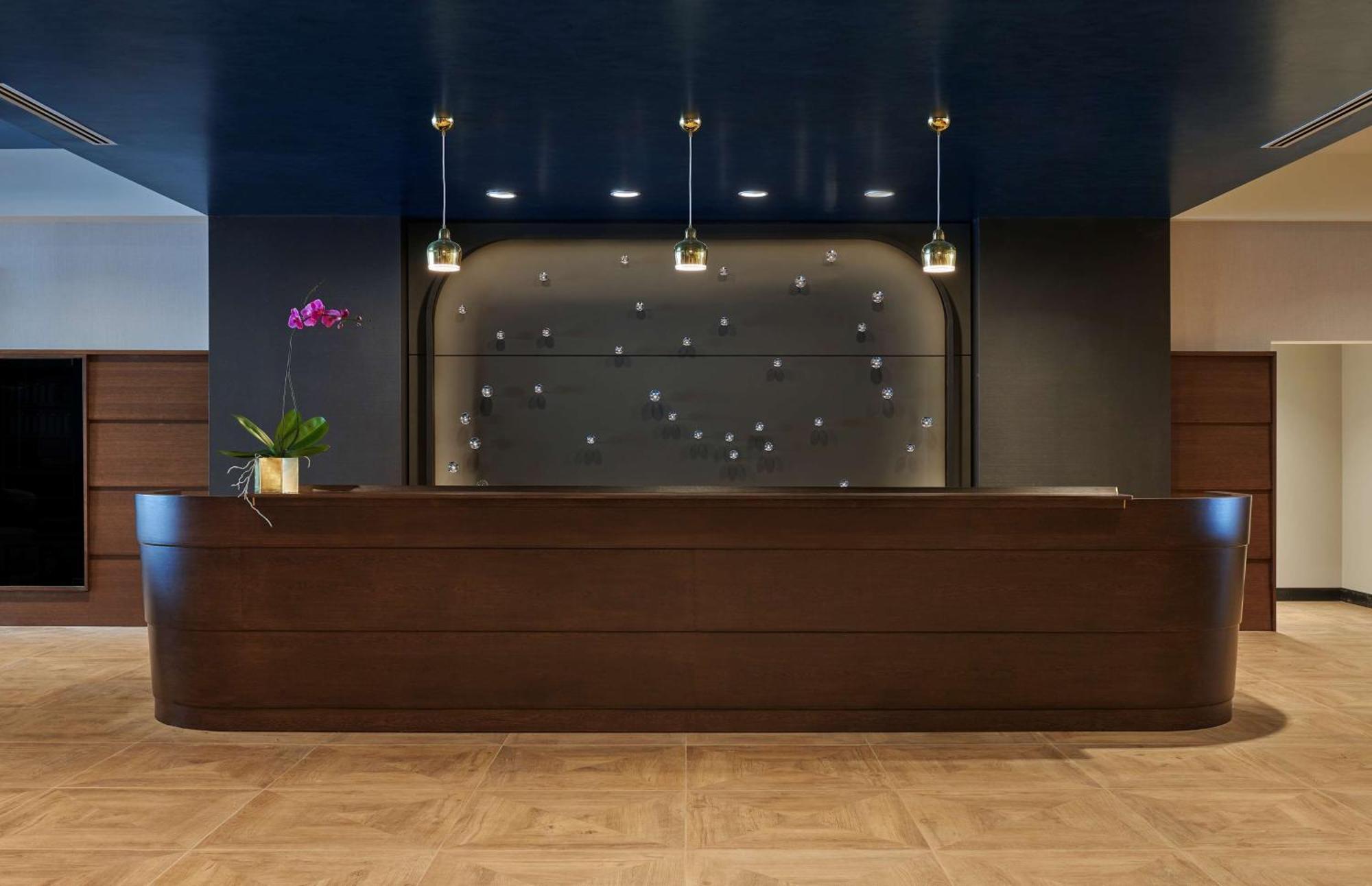 Hotel Sable At Navy Pier Chicago, Curio Collection By Hilton Chicago