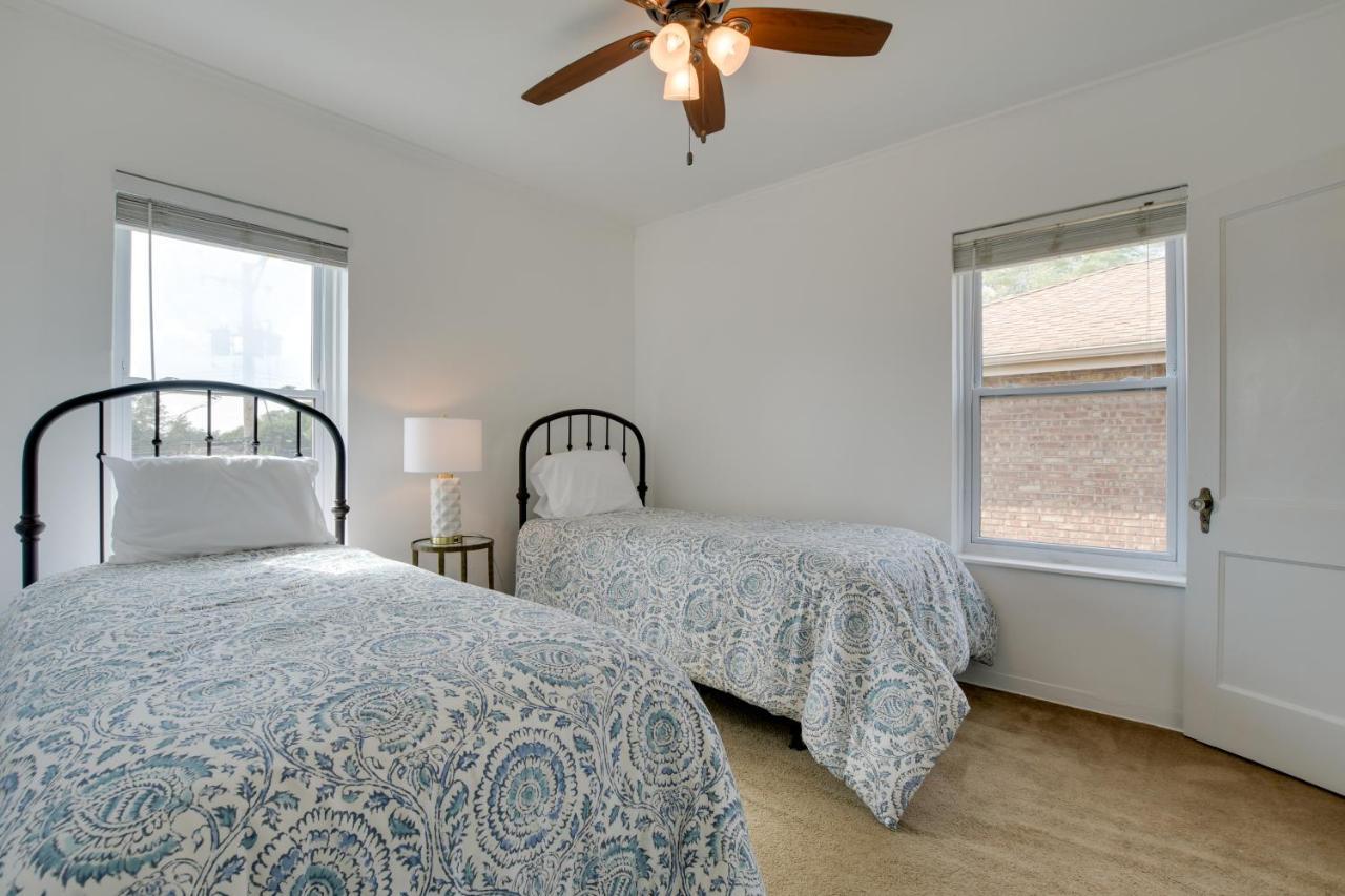 Chic Getaway With Fireplace! Apartment