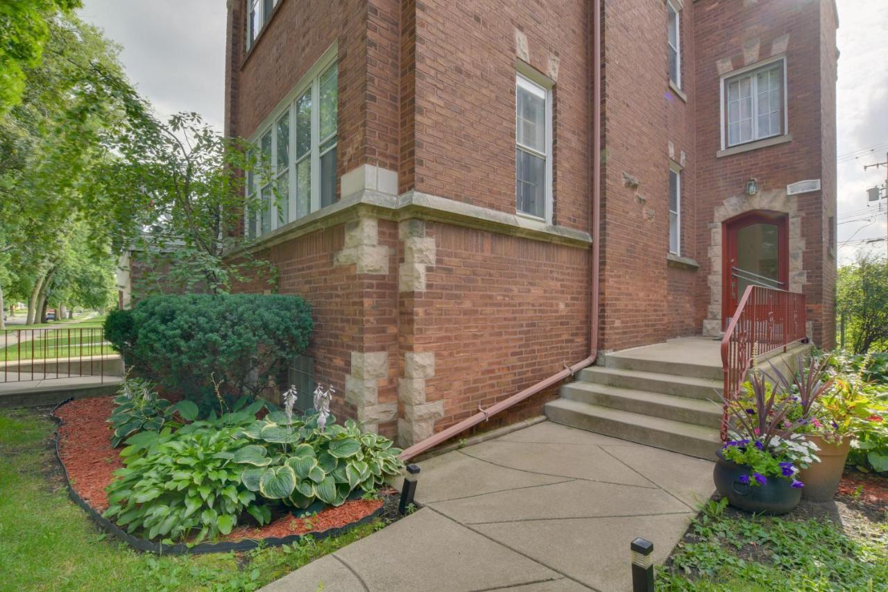 Chic Getaway With Fireplace! *