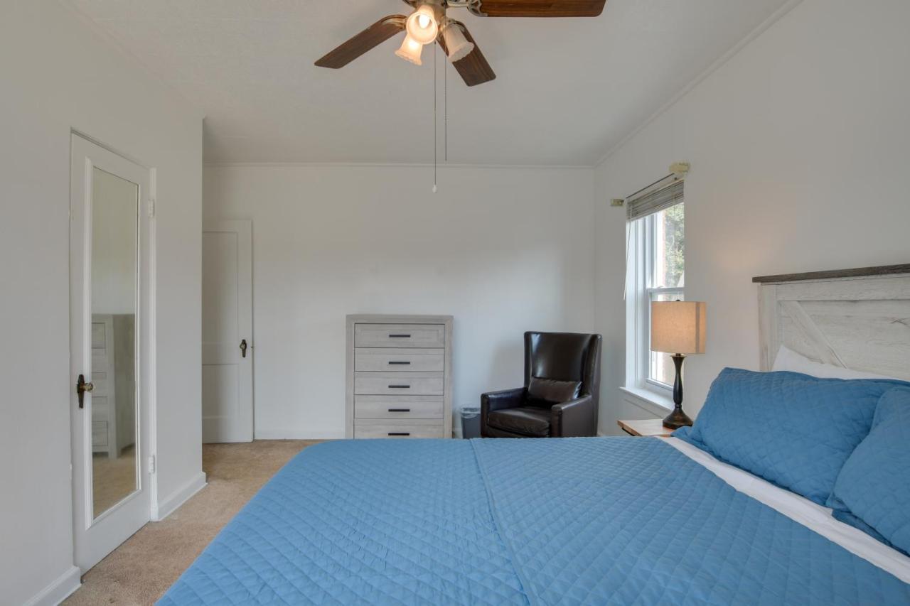 Chic Getaway With Fireplace! Apartment *