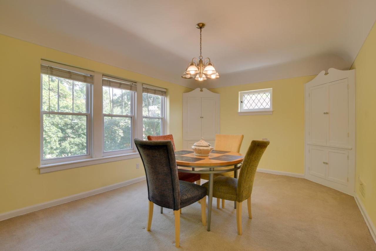 Chic Getaway With Fireplace! Apartment Chicago