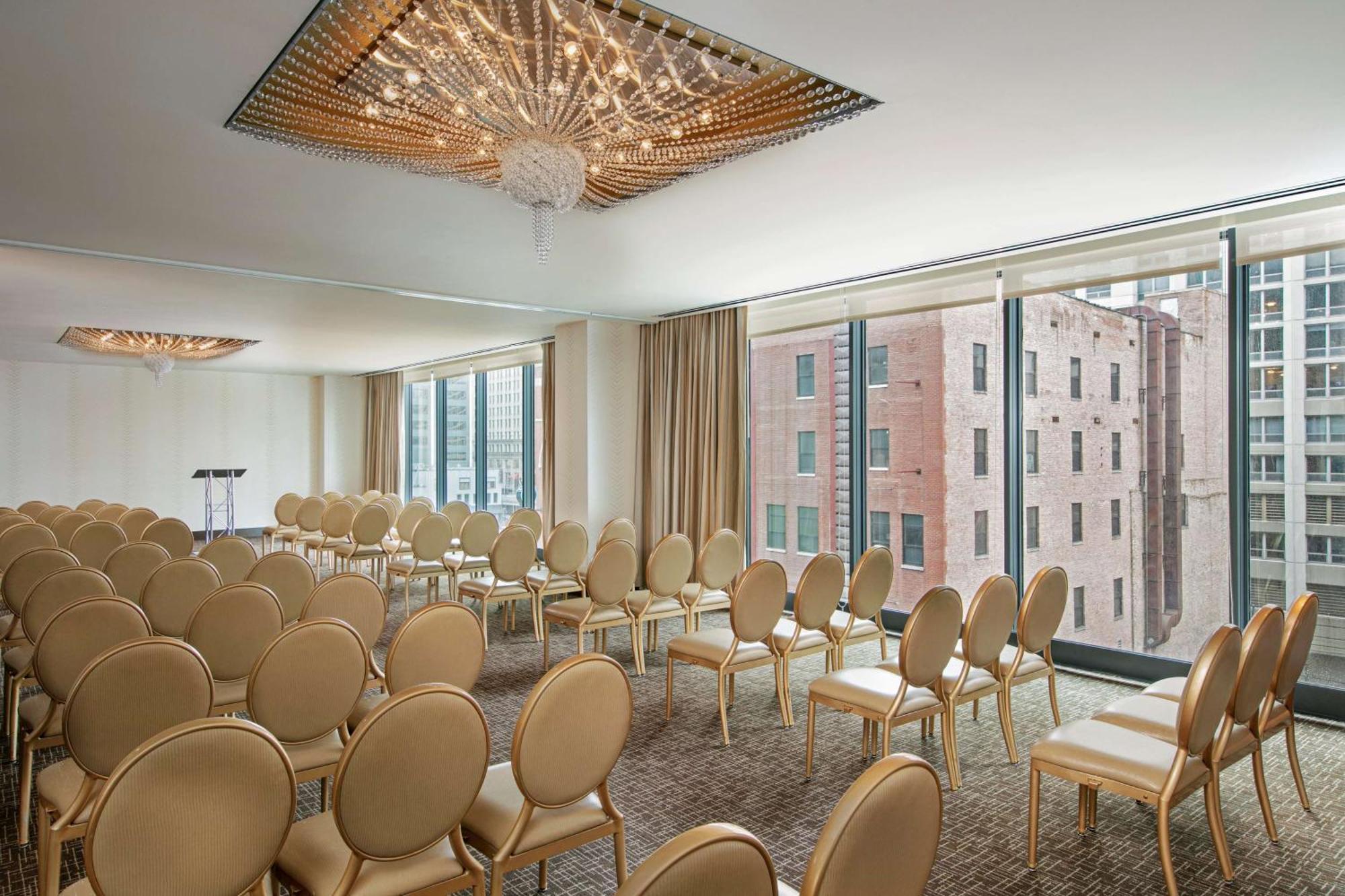 The Royal Sonesta River North 4*