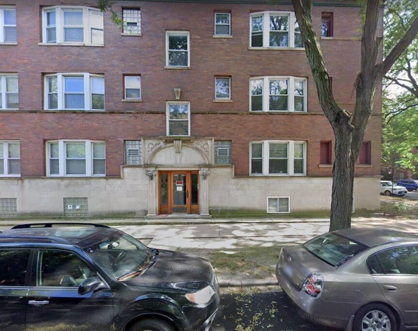 Appartement 1 Bedroom Gem: Discover Andersonville's Garden Unit *