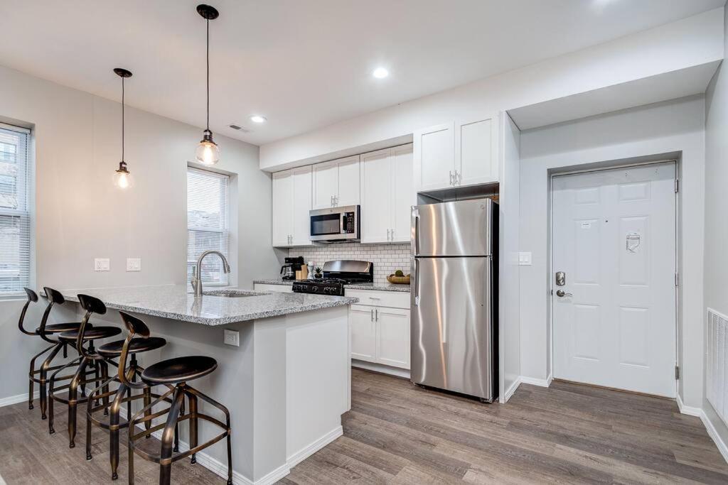 2 On Southport 4 Queen Beds Holiday home