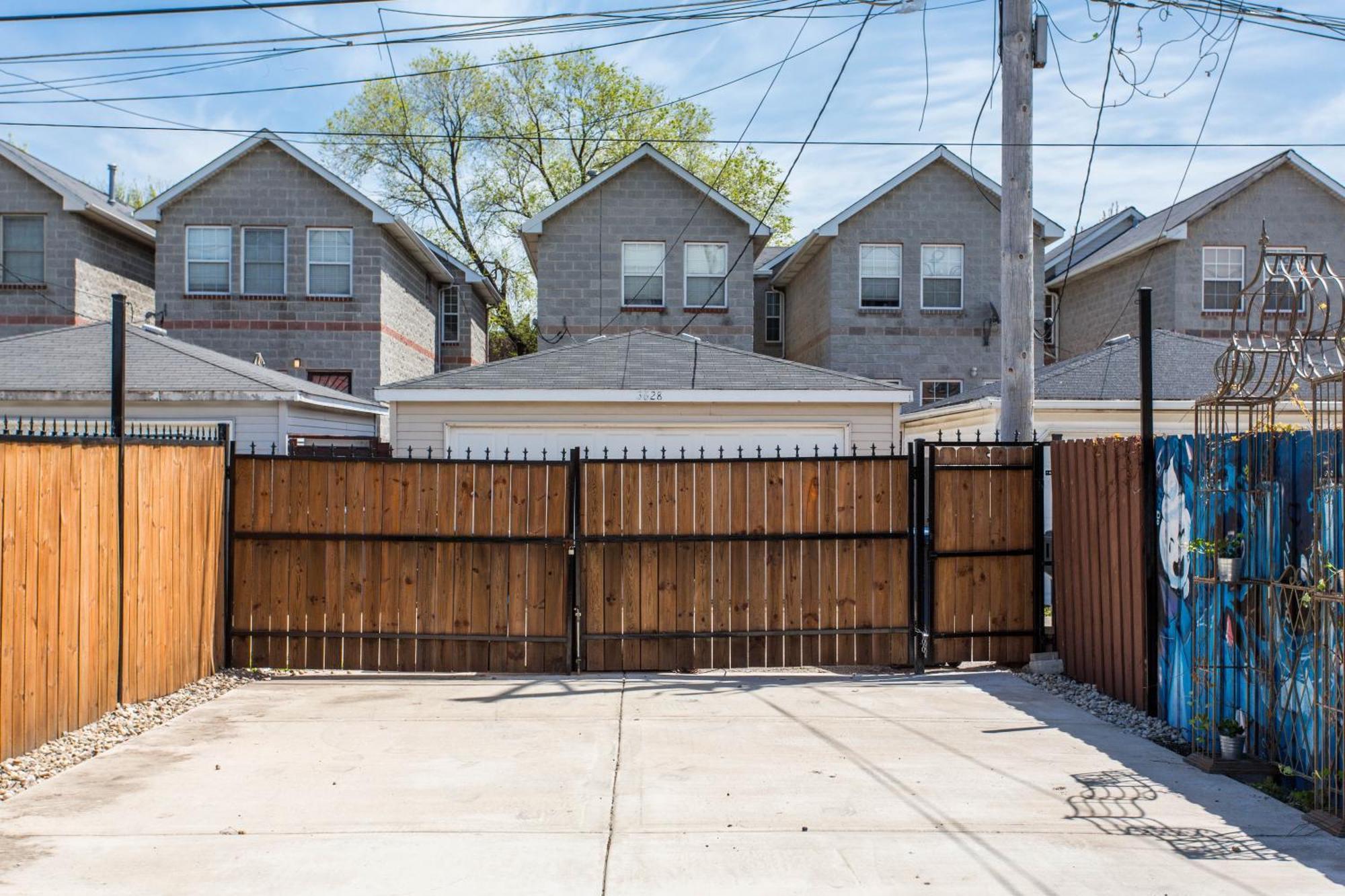 Guest house Mccormick Place 3*