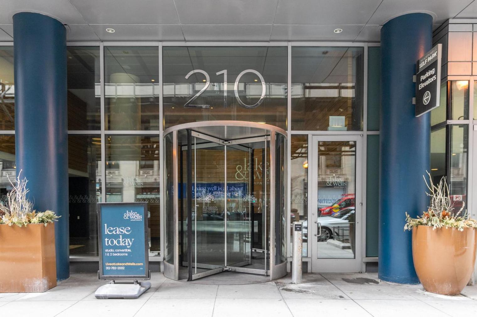 Apartment Loop 1br W Gym Pool Lounge 1 Block From L Chi-671 Chicago