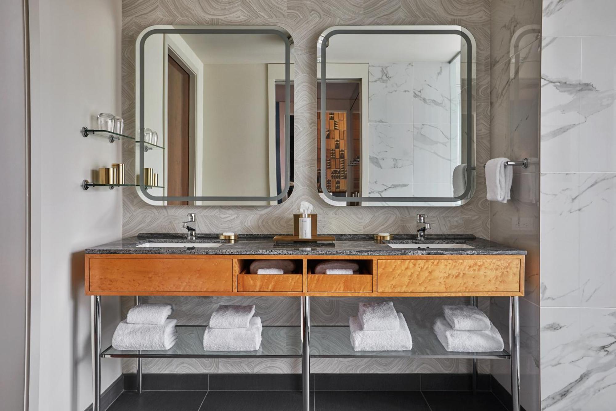 Viceroy 5* Chicago