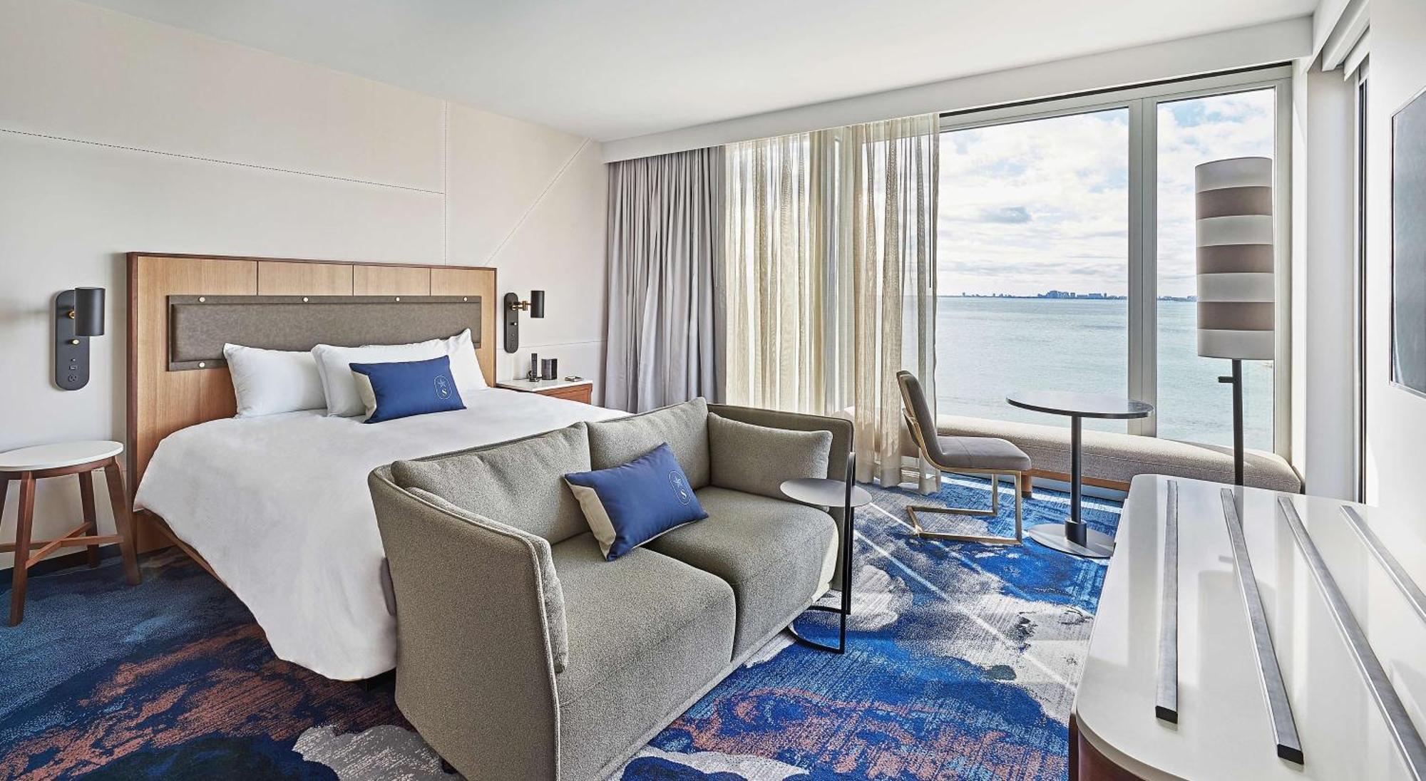 Sable At Navy Pier Chicago, Curio Collection By Hilton Hotel Chicago