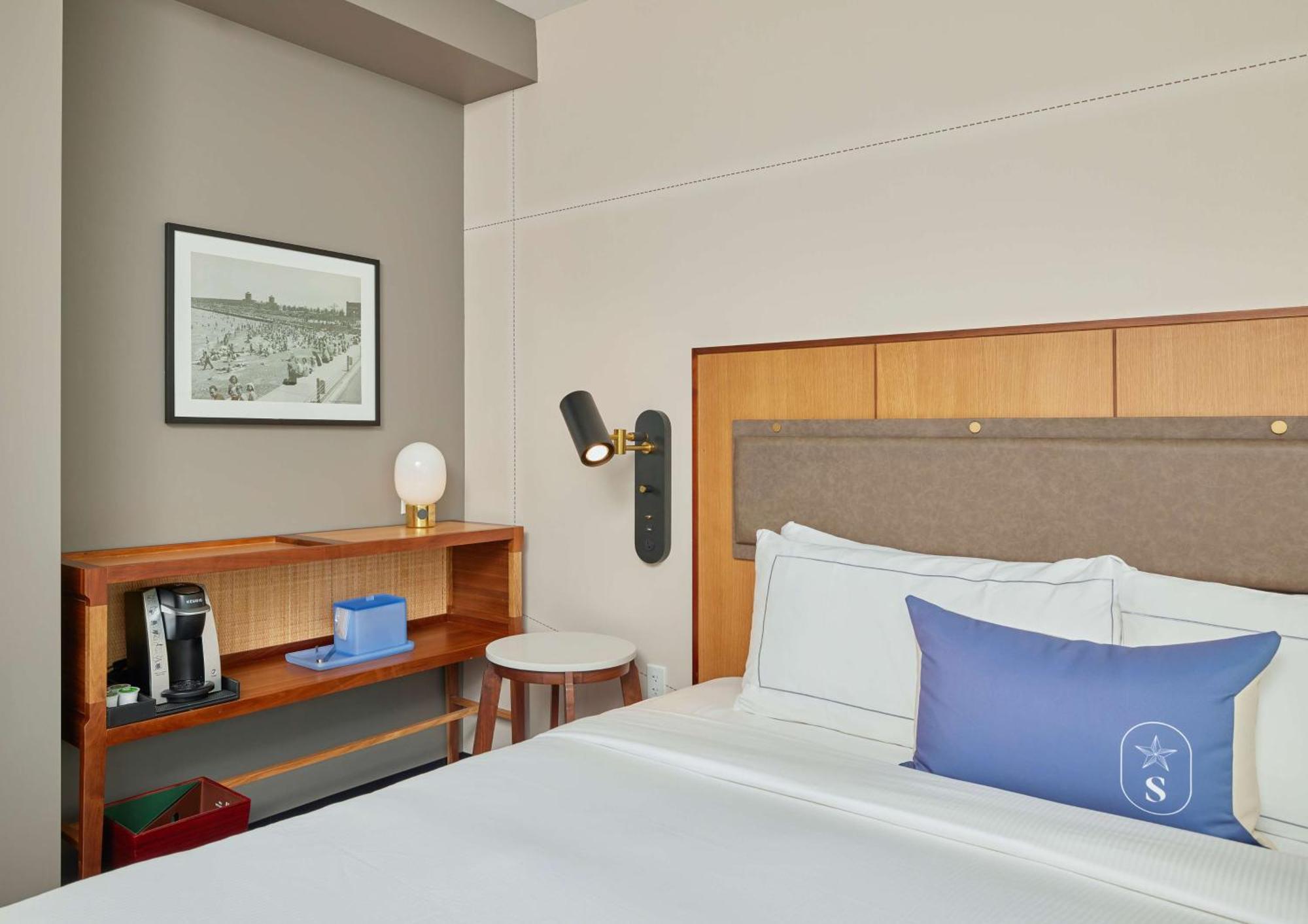 Hotel Sable At Navy Pier Chicago, Curio Collection By Hilton