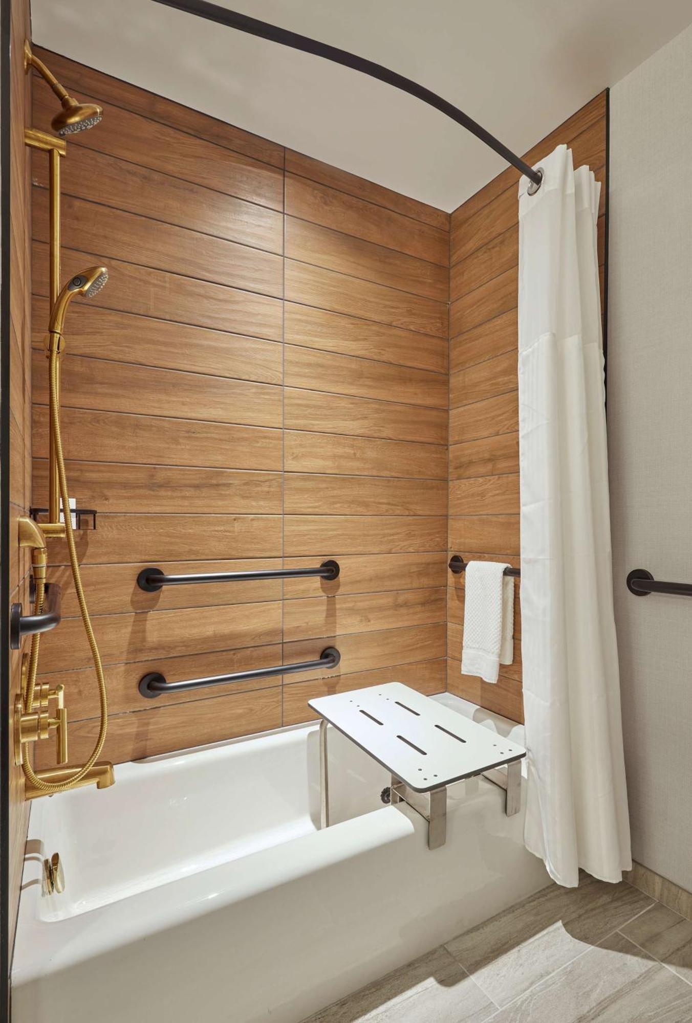 Sable At Navy Pier Chicago, Curio Collection By Hilton