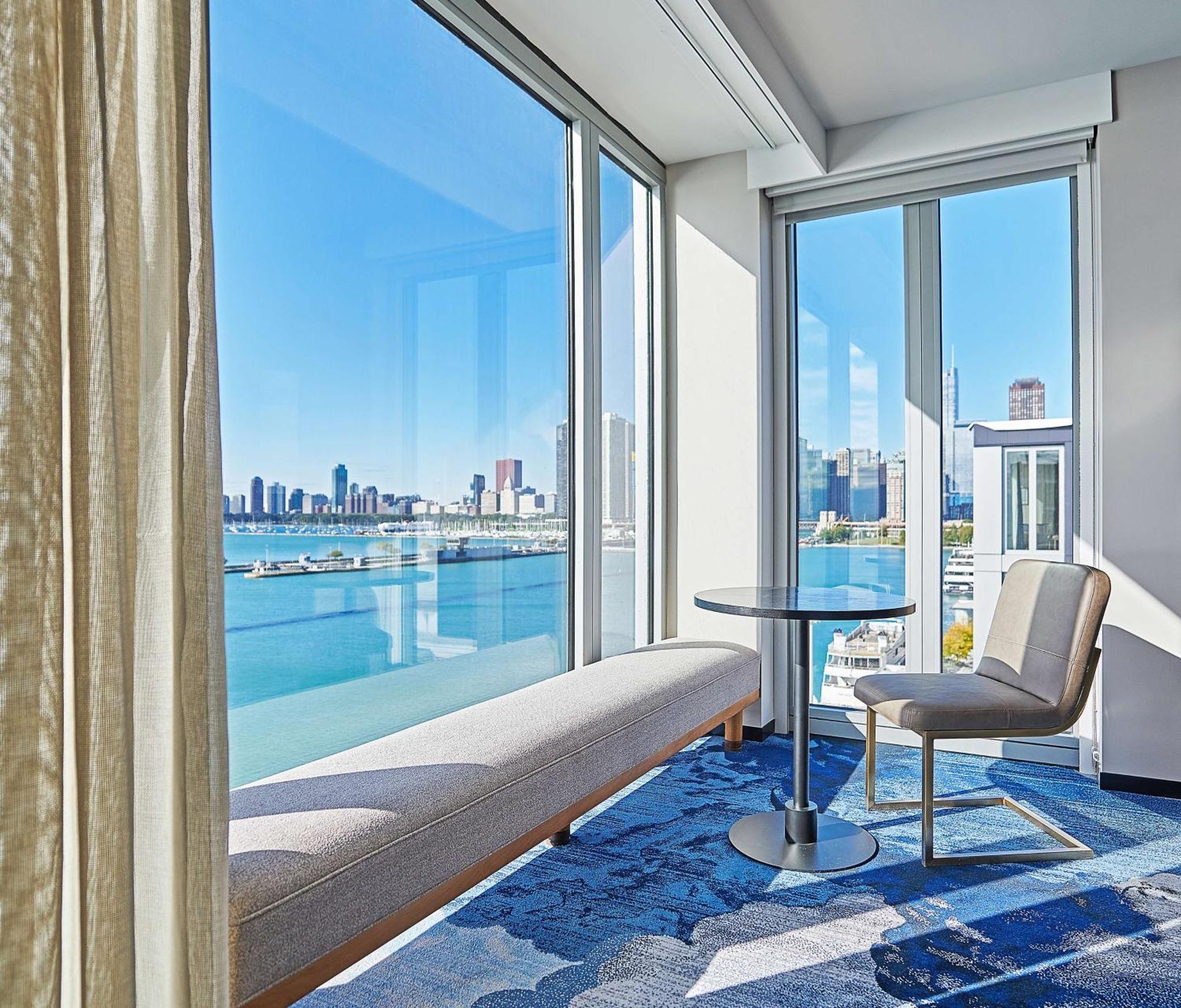 Sable At Navy Pier Chicago, Curio Collection By Hilton Hotel 4*