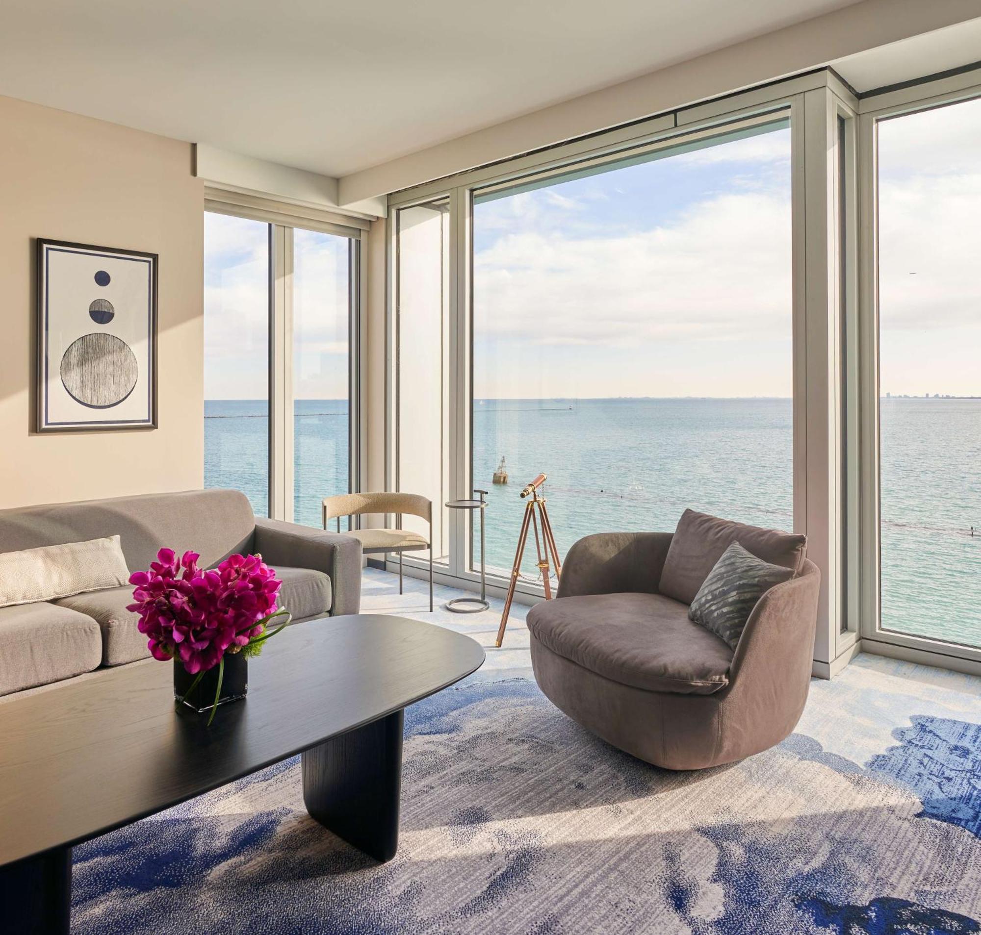 Sable At Navy Pier Chicago, Curio Collection By Hilton Chicago