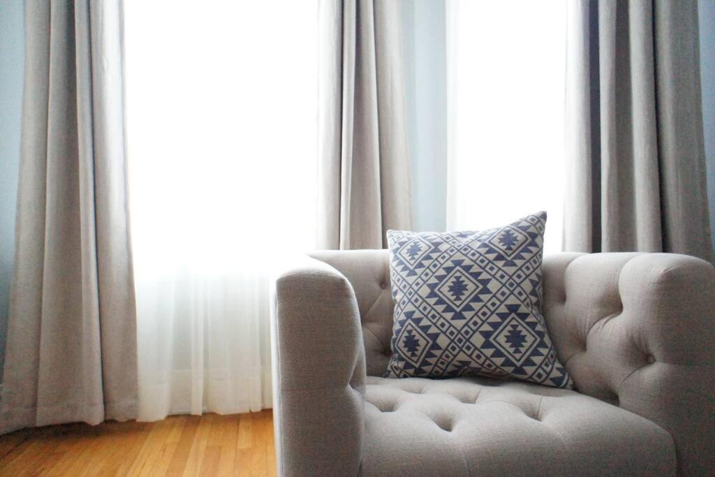 Cozy Nest In Chicago's Vibrant Lincoln Square *