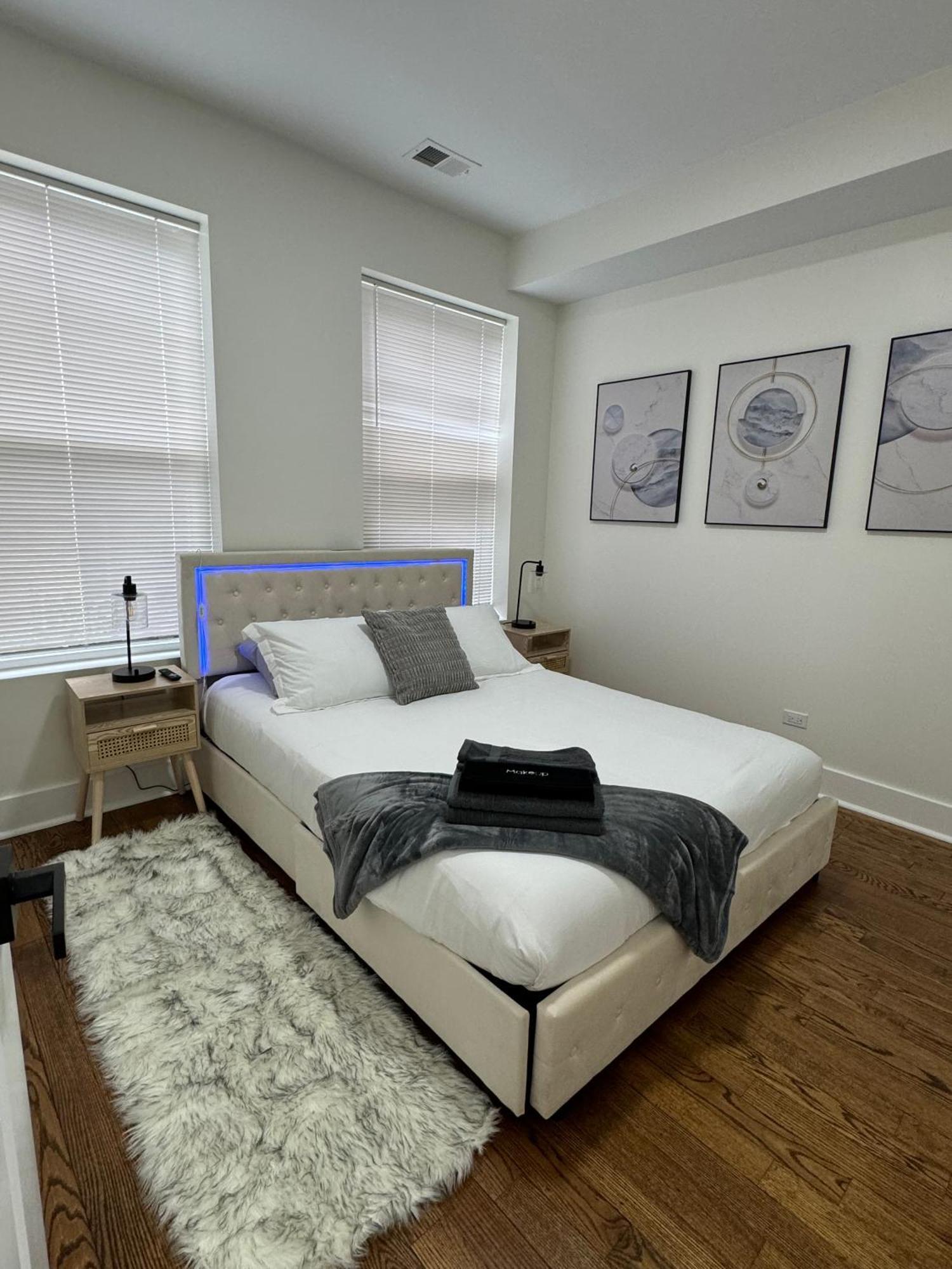 Chic Euro Getaway- Close To Downtown Apartment *