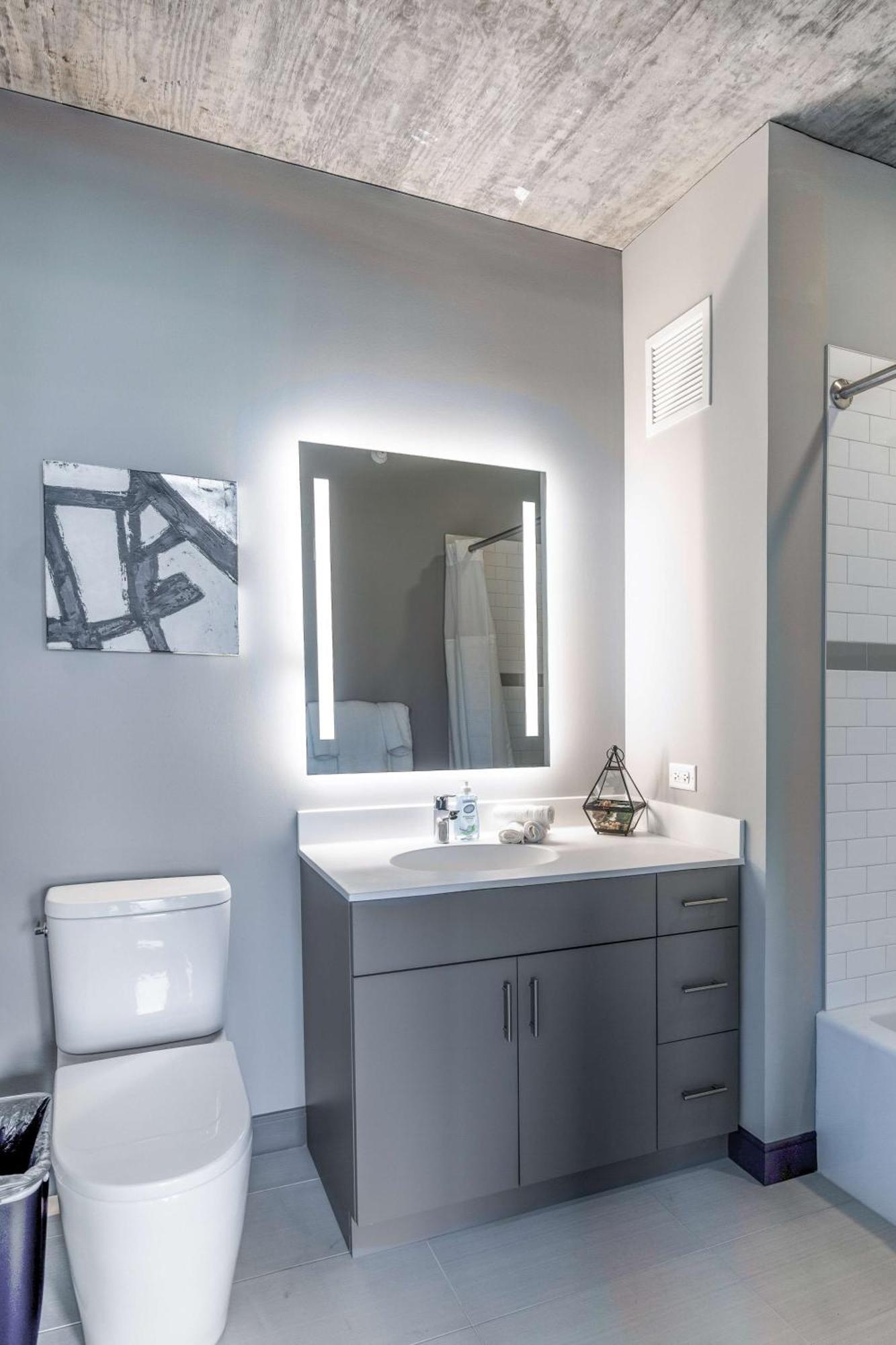 New Sleek 2br - Perfect Blend Of Comfort & Style In Appartement