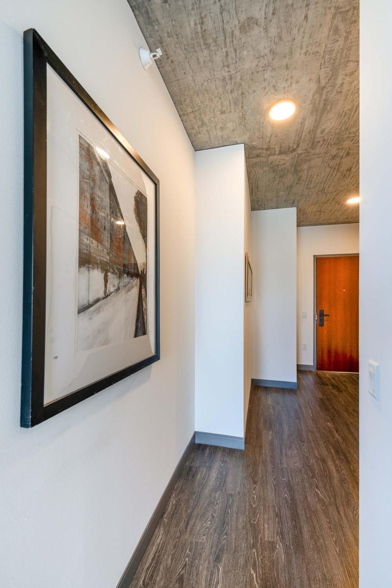 New Sleek 2br - Perfect Blend Of Comfort & Style In Appartement