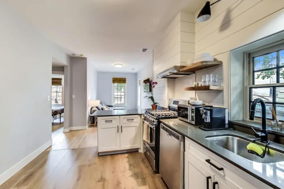 Cozy Coach House With Private Deck Apartamento Chicago