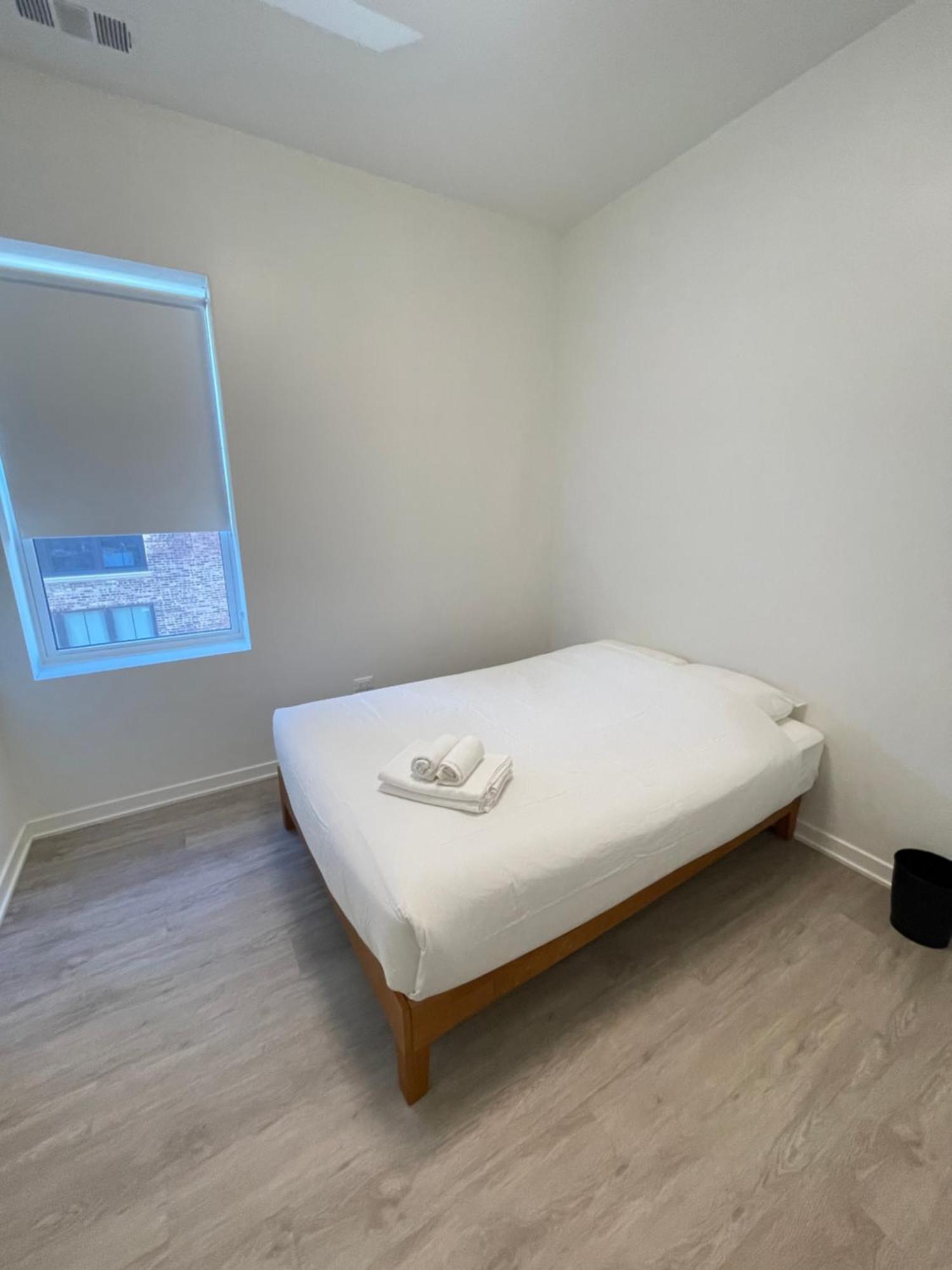 Stylish Shared Minutes From Downtown Chicago, 1bedroom And Shared Access 2* Chicago