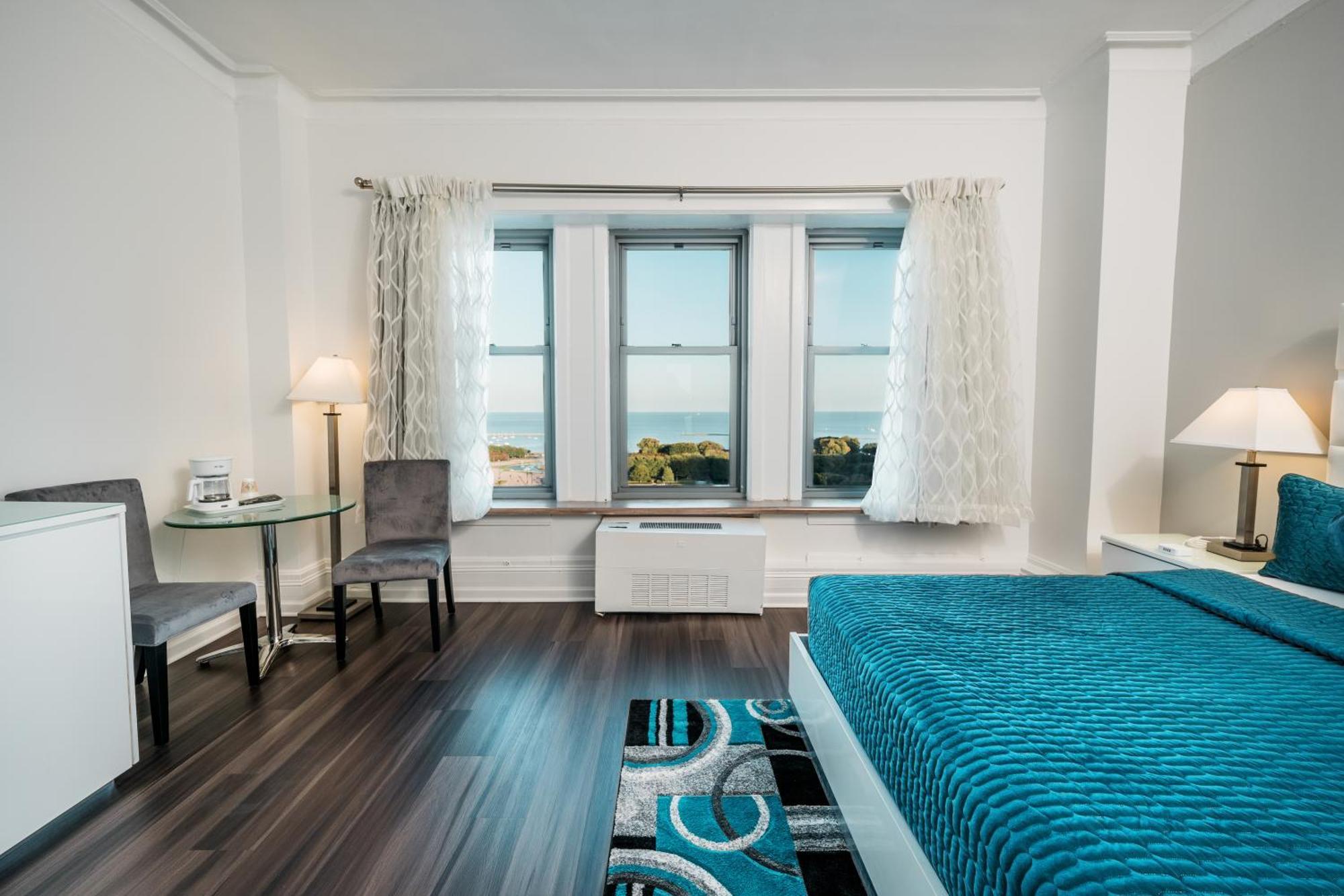 Hotel Congress Plaza 3*