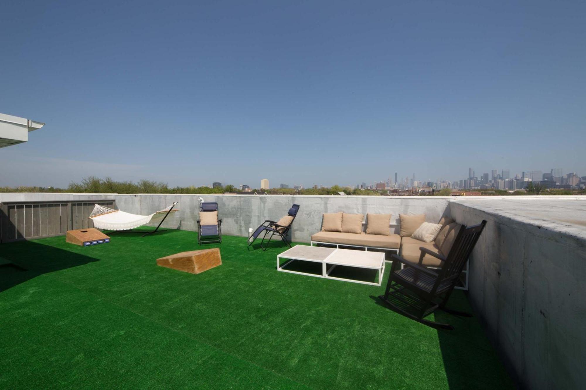 Large 4-bedroom Upscale W Rooftop Apartamento *