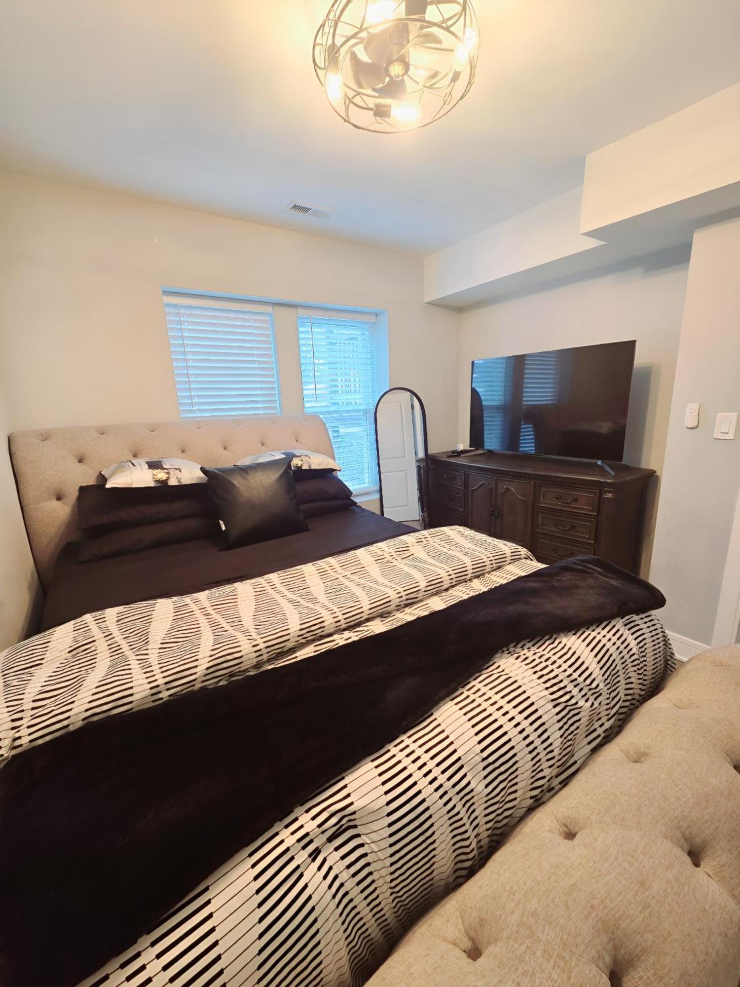 Cozy & Near Downtown & Hyde Park Apartamento