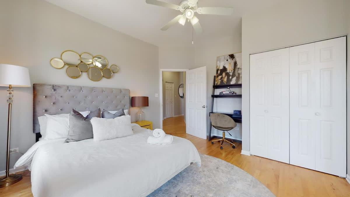 Apartamento Sleek Urban Retreat Steps From Il Med District *
