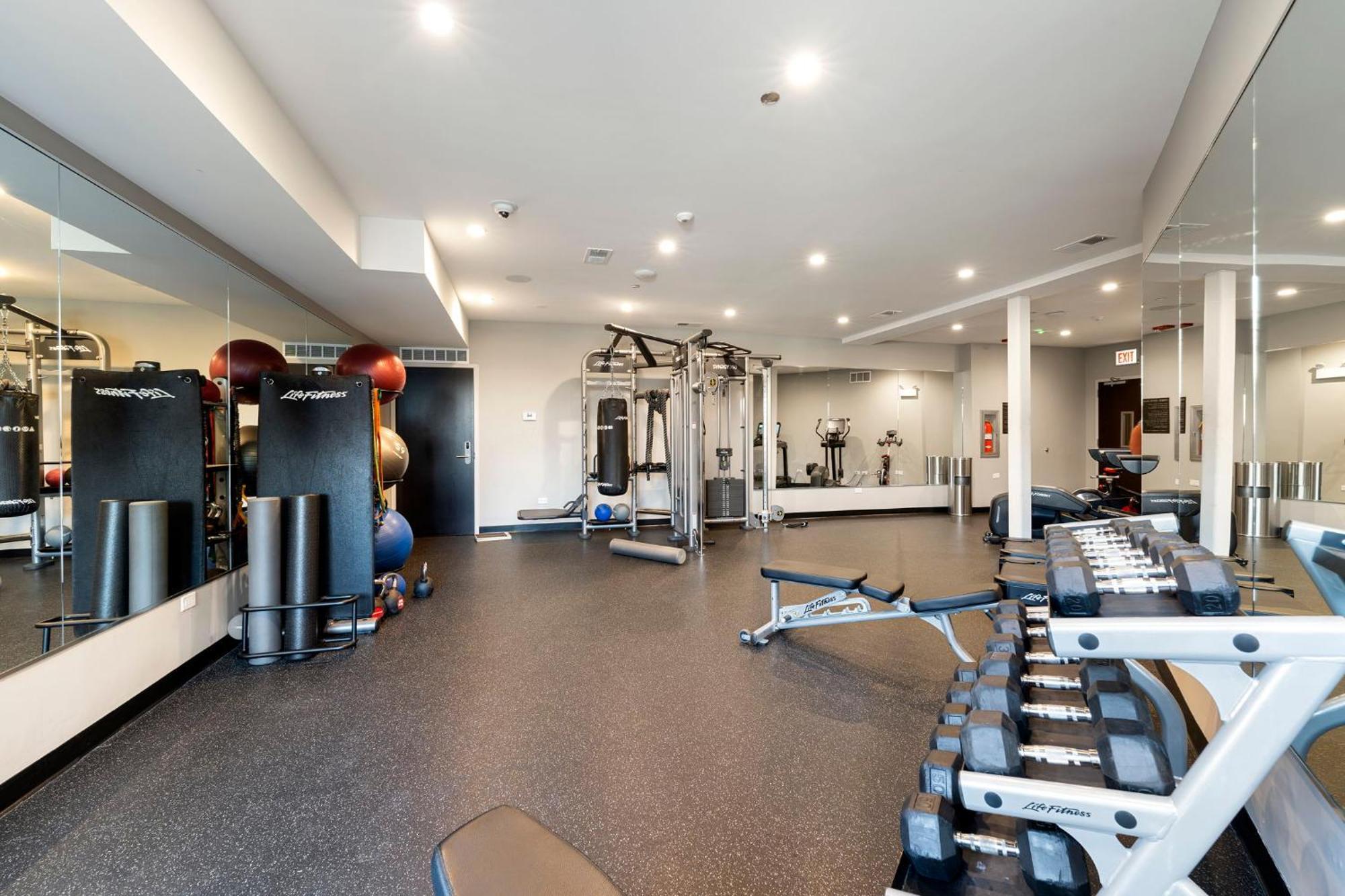 Luxury 2bd-2ba View-gym-rooftop Appartement *