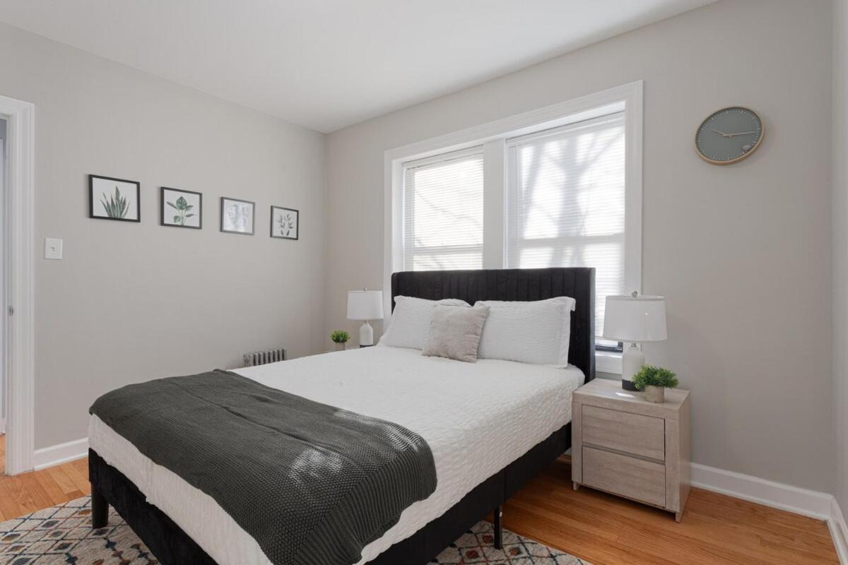 Comfy & 1br Steps From Loyola & Dining Apartamento