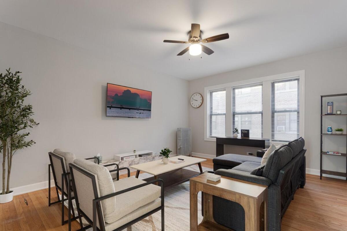 Comfy & 1br Steps From Loyola & Dining Apartamento