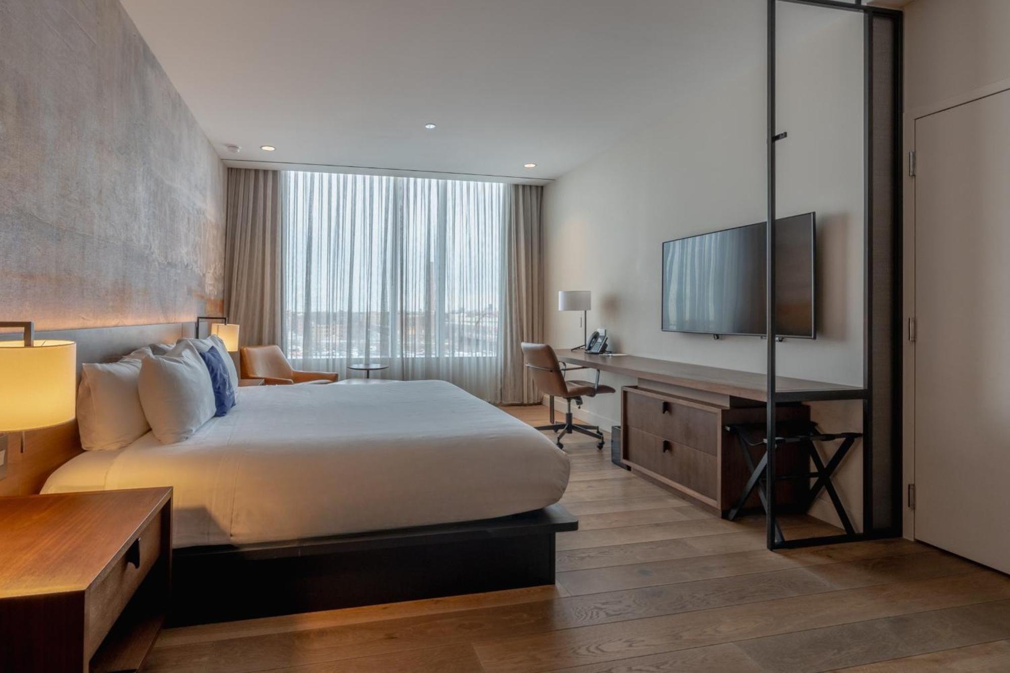 The & Athletic Club At Midtown Chicago