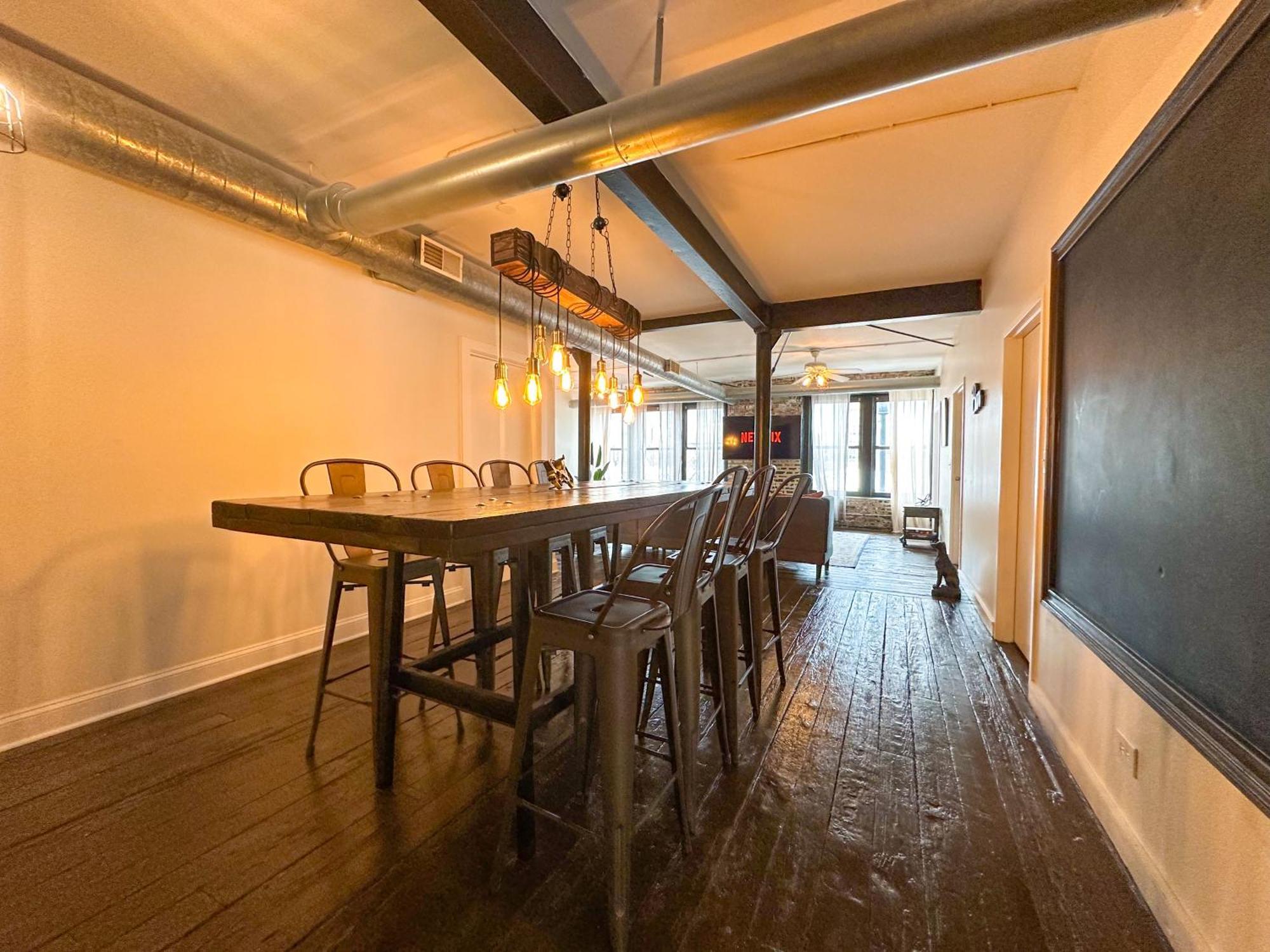 Mccormick Place Spacious 5br With Pool Table & Optional Parking Sleeps 10 Near Soldier Field And Grant Park Apartamento *