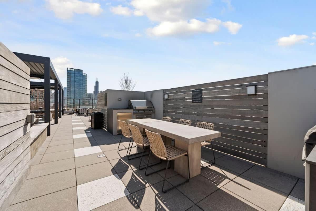 Luxury 2bd-2ba View-gym-rooftop Appartement Chicago