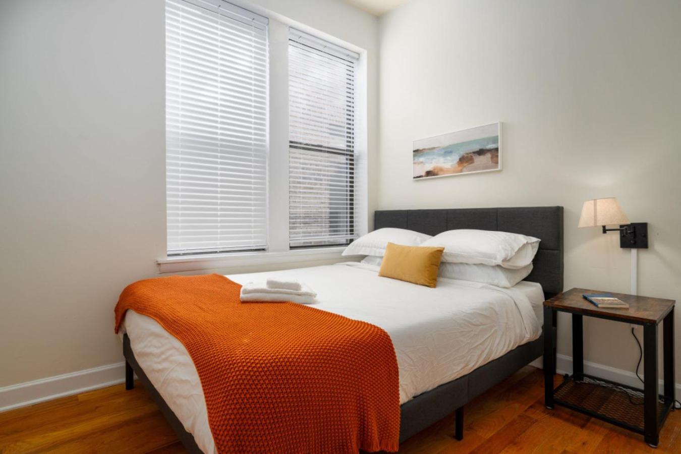Ukrainian Village 3br *