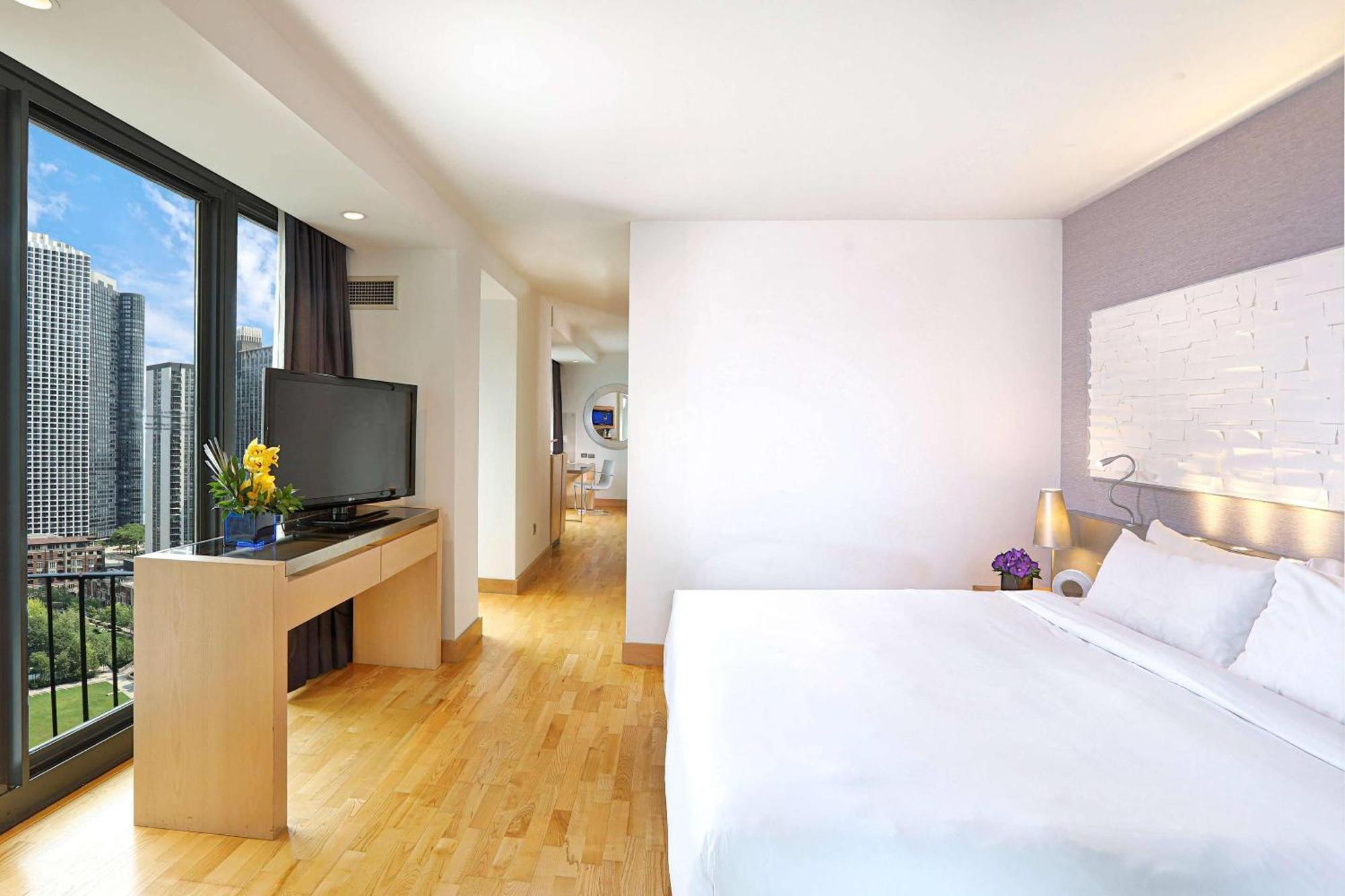 Radisson Blu Aqua Hotel, 4* Chicago